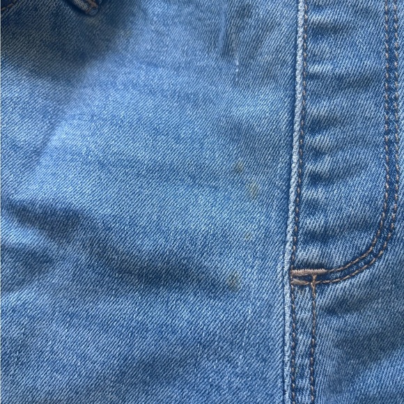 Universal Thread Women's Light Blue Denim Overalls - Picture 5 of 6